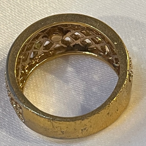 Vintage 1978 Lattice Lace Elegant Gold Ring with Crystal Accents - Picture 3 of 5